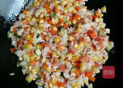 Illustration of how to make golden fried rice 10