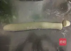 Illustration of how to cut steamed buns with milk knife 6