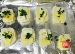 Illustration of how to make grilled steamed buns 3