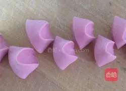 Illustration of how to make goldfish dumplings 8