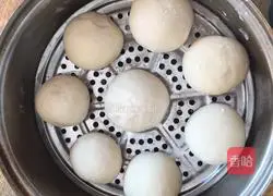 Illustration of how to make steamed buns with noodles 8