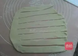 Illustration of how to make flying cake skin 10