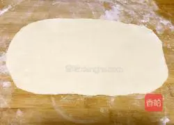 Illustration of how to make scallion oil layer cake 8