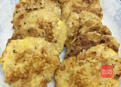 Illustration of how to make pan-fried potato and pork pie 9