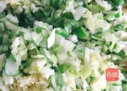 Illustration of how to make pork and cabbage buns 10