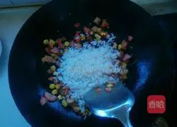 Illustration of how to make lazy fried rice 5