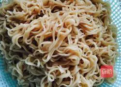 Illustration of how to make silver bud meatball fried noodles 3