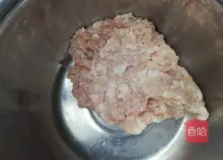 Illustration of how to make pork and lotus vegetable buns 2