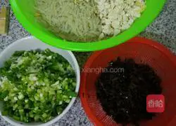 Illustration of how to make egg and vermicelli dumplings 3
