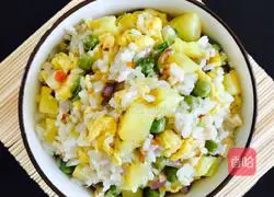 Xinjiang style pineapple and egg fried rice recipe illustration 17