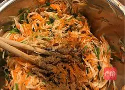 Illustration of how to make spiced potato pancakes 3