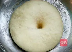 Illustration of how to make Minion Steamed Buns 8