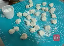 Illustration of how to make leek and egg dumplings 14