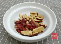 Milk-flavored red date steamed buns recipe 2