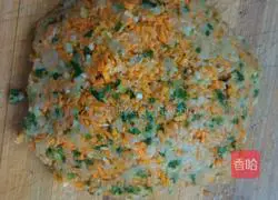 Illustration of how to make carrot and meat dumplings 6