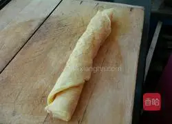 Illustration of how to make salad egg pancake 12