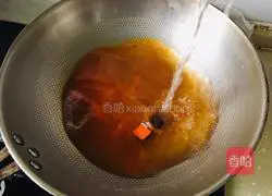 Illustration of making sauce-flavored beef brisket powder 6