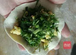 Illustration of how to make fennel and egg stuffed buns 9