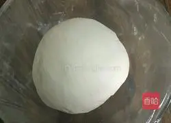 Illustration of how to make pork and green onion stuffed buns 1