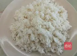 Illustration of how to make fried rice with sea cucumber xo sauce 2