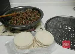 Illustration of making meat and three fresh dumplings 9