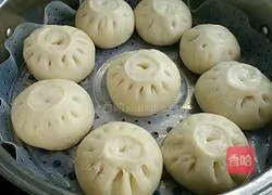 Illustration of how to make cabbage buns 21