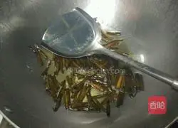 Illustration of how to make scallion oil noodles 4