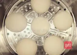 Illustration of how to make white flour steamed buns 12
