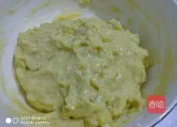 Illustration of how to make potato shrimp cakes 5