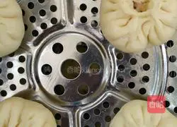 Illustration of making crispy buns 19