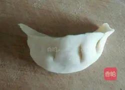 Illustration of how to make celery and meat dumplings 11