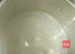 Illustration of how to make wontons stuffed with mushrooms and meat 6