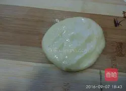Illustration of how to make fried pancakes 6