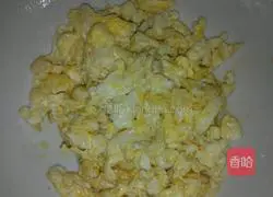 Illustration of how to make colorful egg fried rice 4