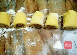 Illustration of how to make pumpkin steamed buns 15