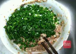 Illustration of making dumplings with squid and three delicacies stuffing 10