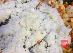 New ways to eat pineapple ~ Illustration of how to make pineapple shrimp colorful rice 11
