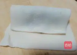 Illustration of how to make cabbage and fungus dumplings 11