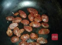 Illustration of how to make sausage fried rice 3