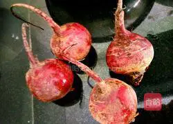 Illustration of how to make beetroot steamed buns 1