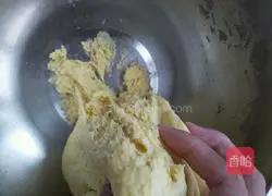 Illustration of how to make pumpkin steamed buns 12