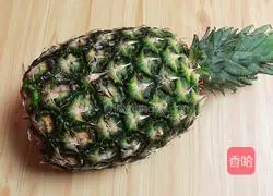 Illustration of how to make pineapple and shrimp fried rice 1