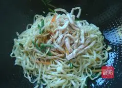 Illustration of how to make fried noodles 10