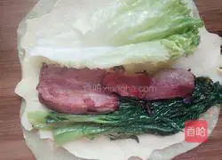 Illustration of how to make vegetable bacon and egg burritos 11