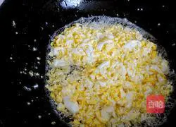 Illustration of how to make meat and three fresh dumplings 3