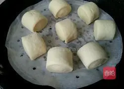 Illustration of how to cut steamed buns with milk knife 13