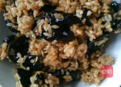 Illustration of how to make chili and fungus soy sauce fried rice 4