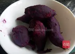 Illustration of how to make pan-fried purple potato cake 1