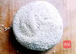 Illustration of how to make scallion pancakes 4