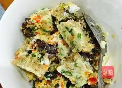 Illustration of how to make whole grains and minced meat egg cake rice 5